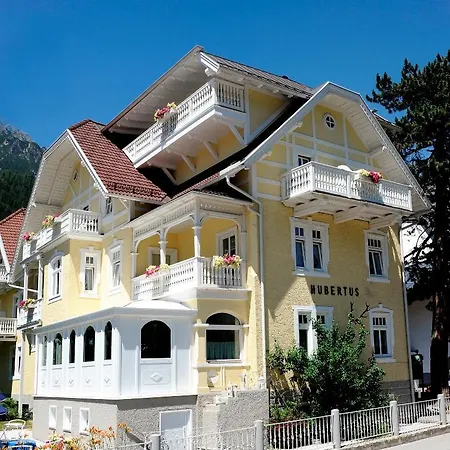 Garni Hubertus-nostalgie & Charme Hotell Fulpmes