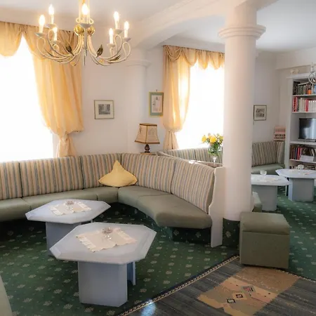 Garni Hubertus-nostalgie & Charme Hotel 3*